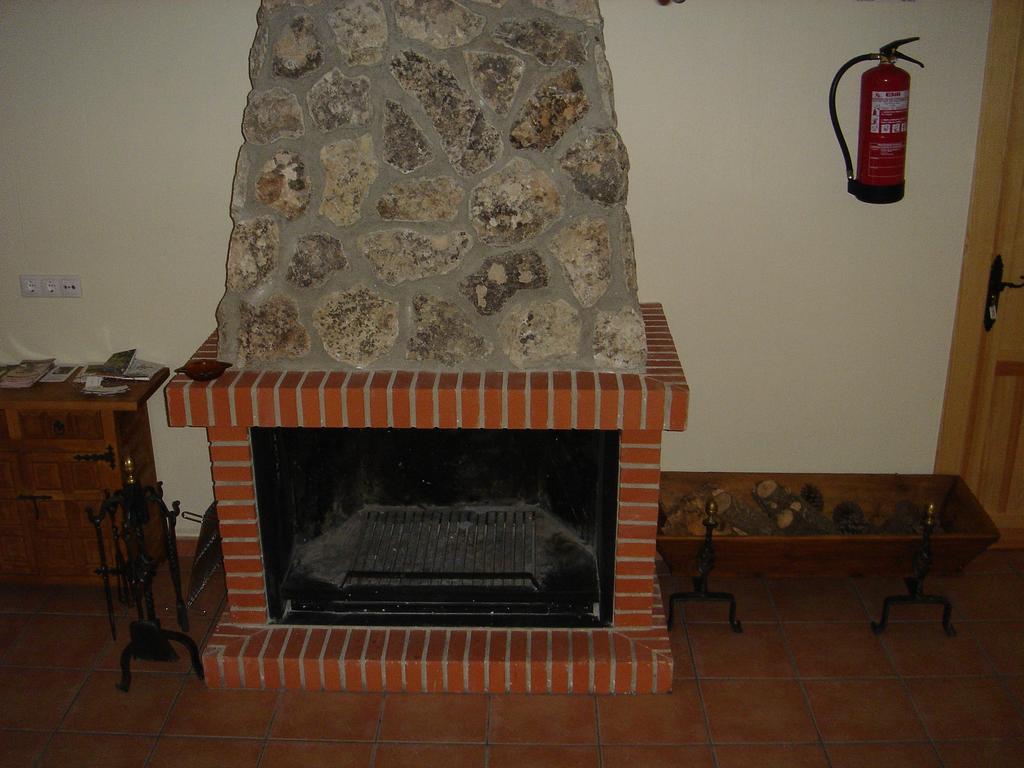 Apartamentos Serrano Ribatajada Dış mekan fotoğraf